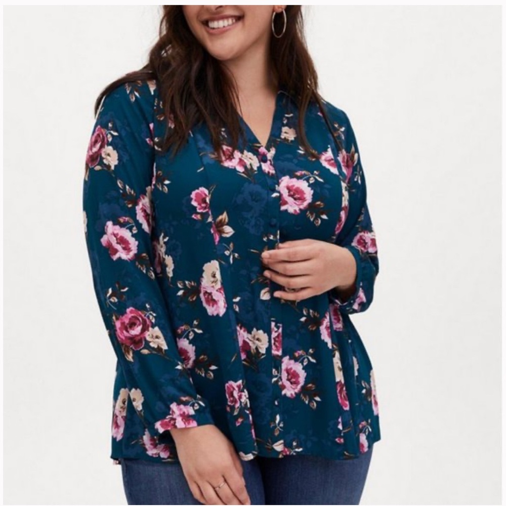 Torrid fit and flair long sleeve top